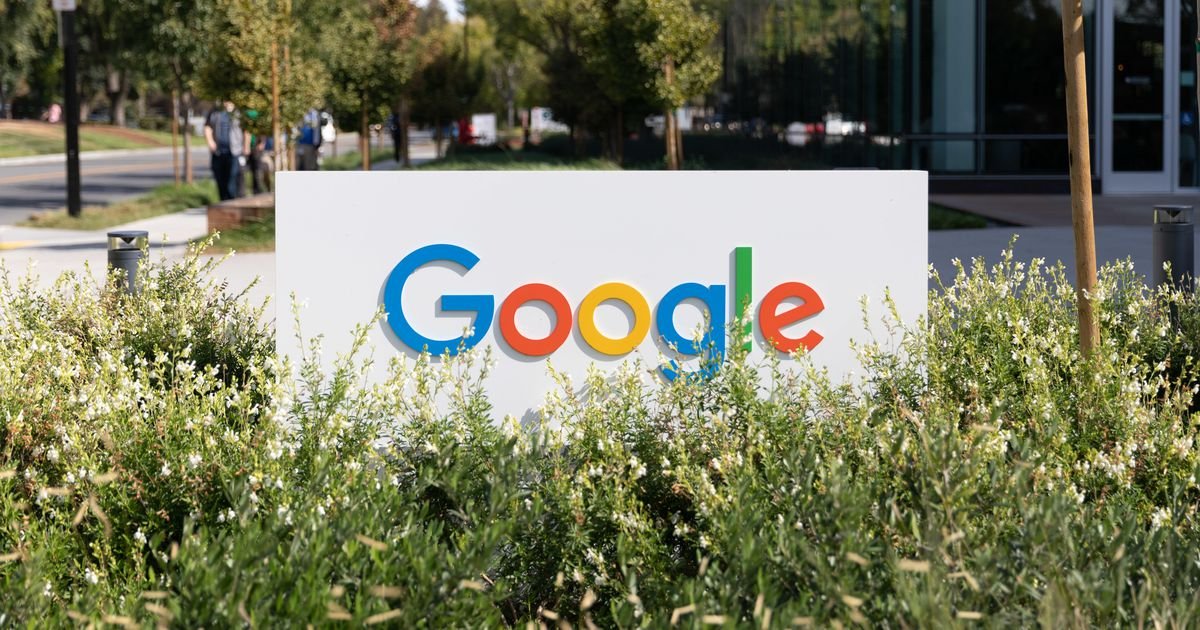 Google extends mandatory return to office date